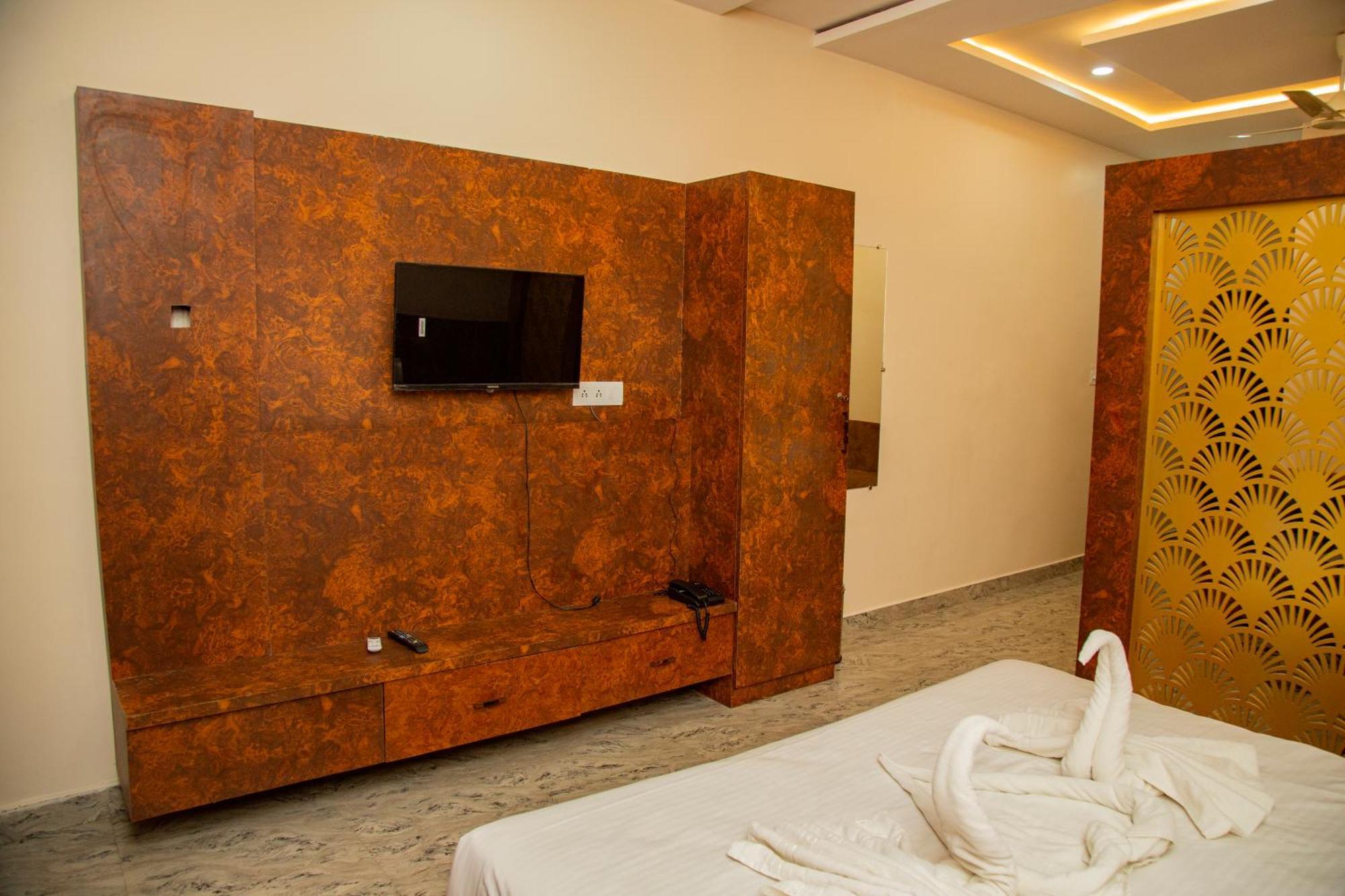 Hotel Virasat By Bookingcare Chhatarpur Екстер'єр фото