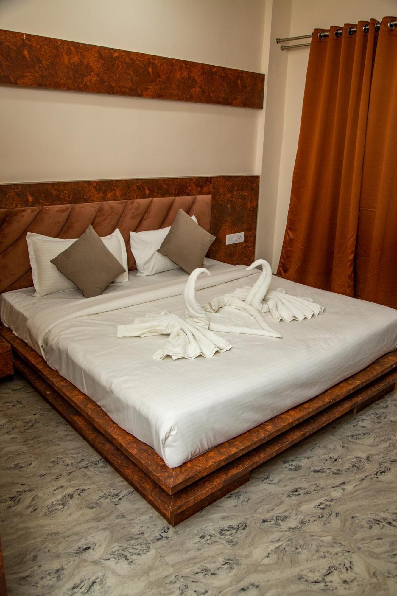 Hotel Virasat By Bookingcare Chhatarpur Екстер'єр фото